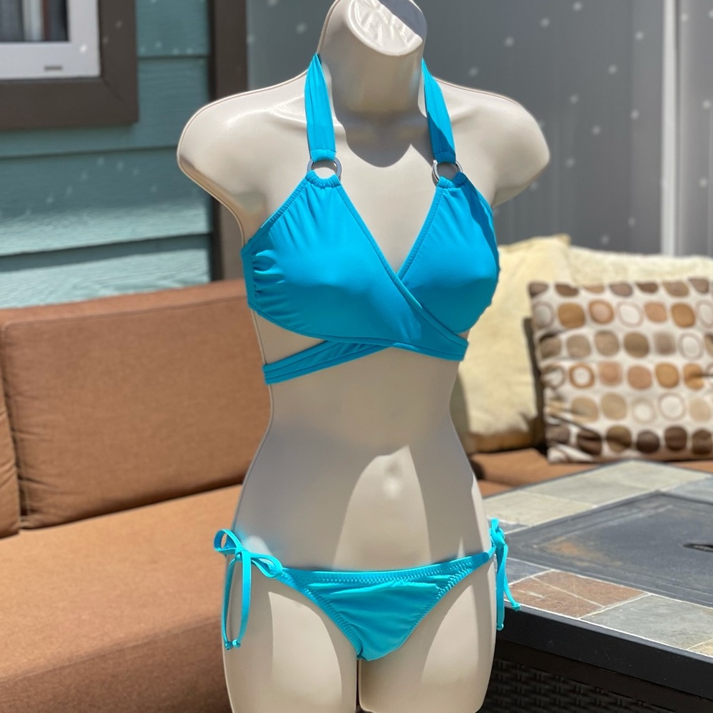 Venus Wrap Bikini Tops 💙 - Picture 3 of 17